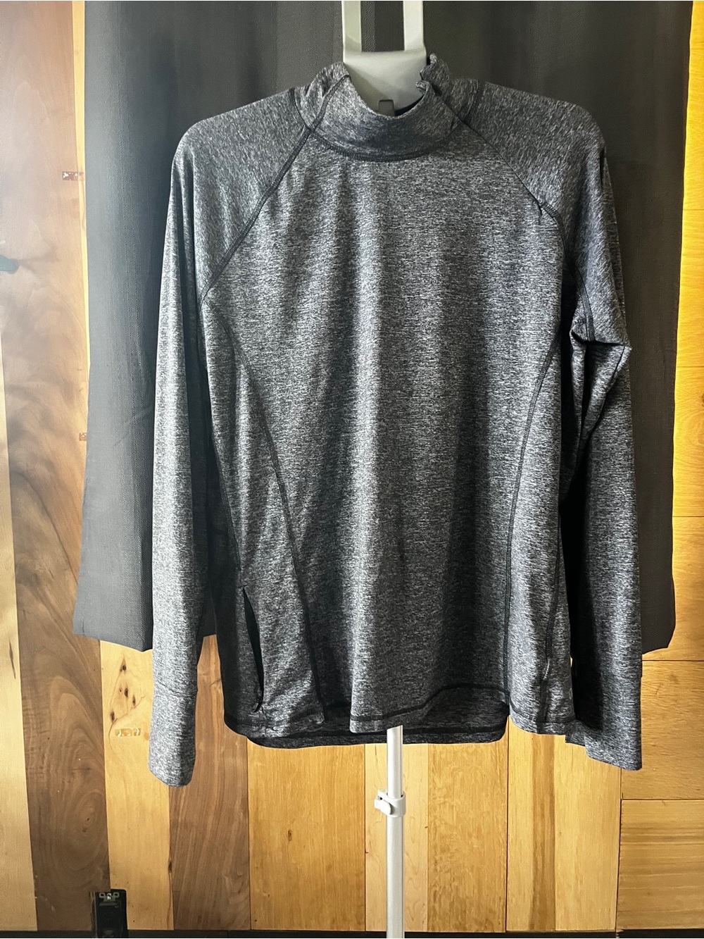 GAP Men's Long Sleeve Heathered Gray Performance Top